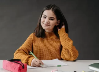 Jak napisać skuteczne podanie o przyjęcie na studia 180-jak-napisac-skuteczne-podanie-o-przyjecie-na-studia.webp