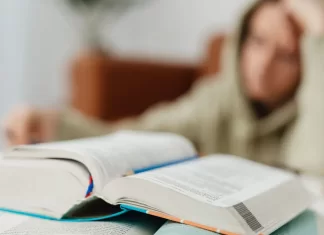 Jak radzić sobie ze stresem podczas sesji na studiach? sopocka.edu.pl - 195-jak-radzic-sobie-ze-stresem-podczas-sesji-na-studiach.webp