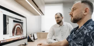 Jakie efekty daje profesjonalna metamorfoza uśmiechu? Przykłady z Gliwic piotrowscybejnarowicz.pl - 021-jakie-efekty-daje-profesjonalna-metamorfoza-usmiechu.webp